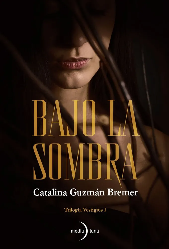Bajo La Sombra